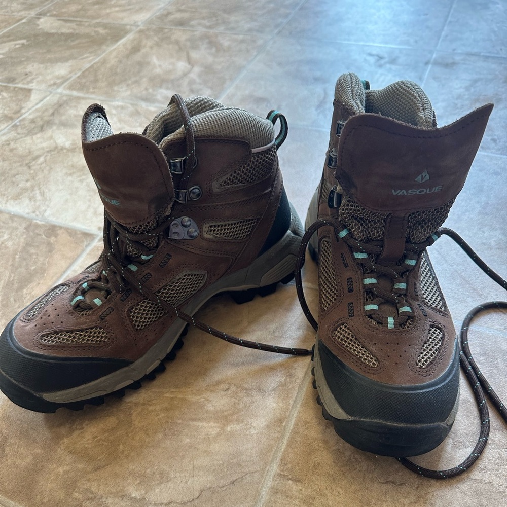 Vasque Hiking Boots Women’s Size 7